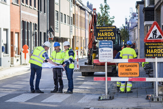 Collega's van Fluvius op werfbezoek