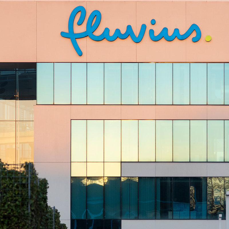 Fluvius logo op gebouw